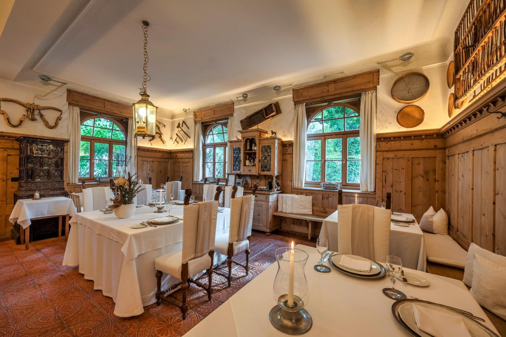 Schlosswirt Forst Lagundo Bagian luar foto