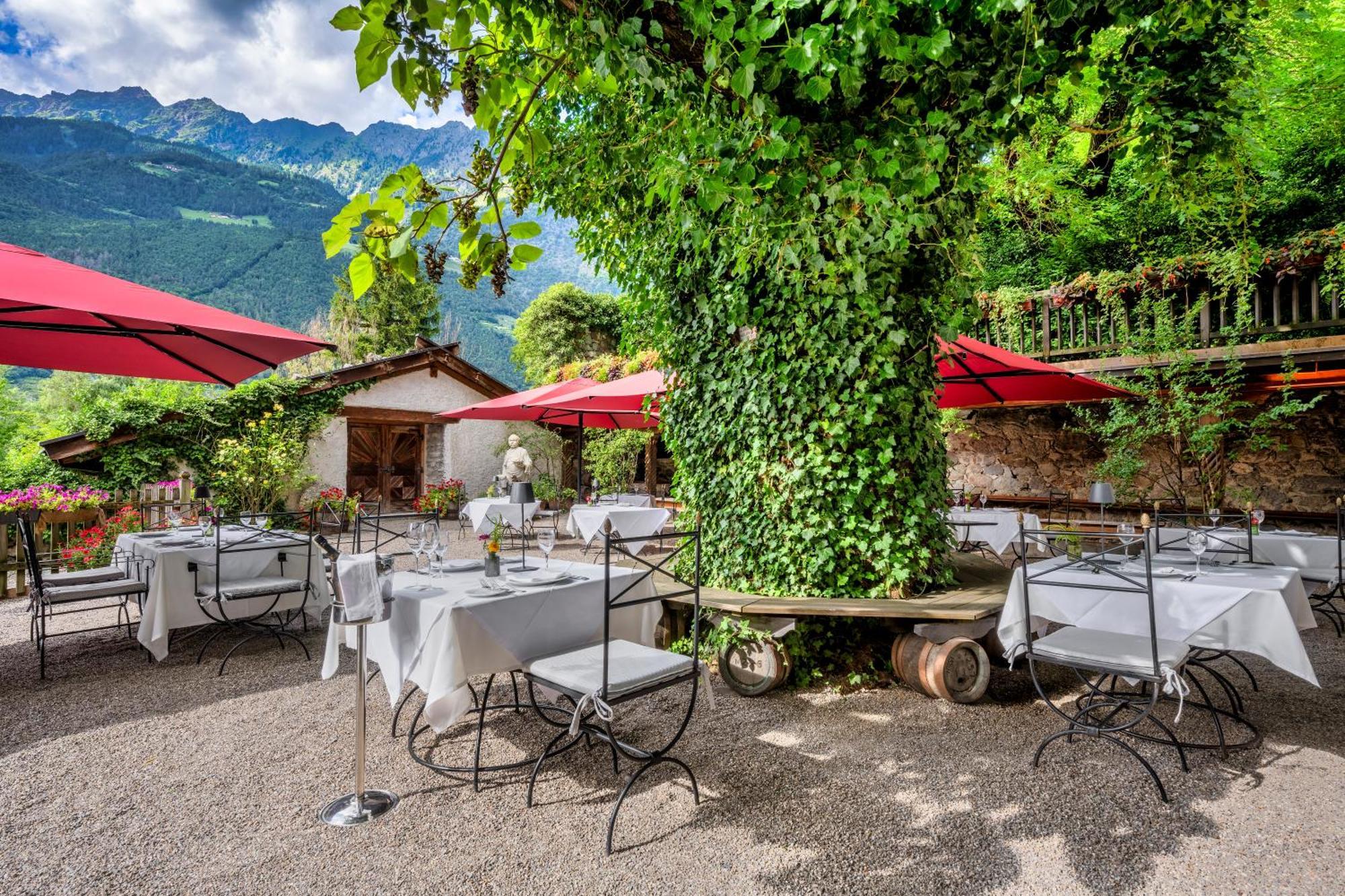 Schlosswirt Forst Lagundo Bagian luar foto